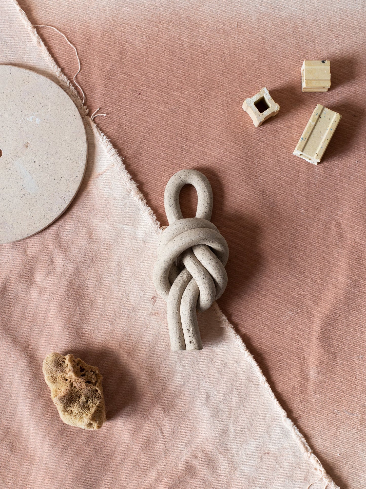 Overhand Knot - Raw Speckled