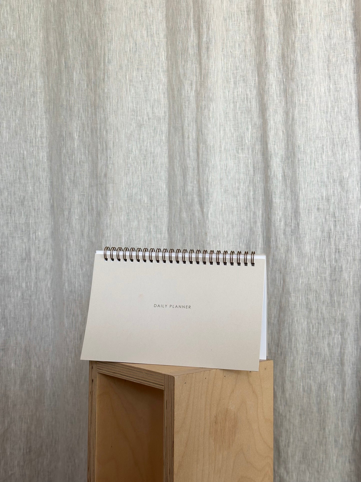 Ivory Daily Planner - Notebook
