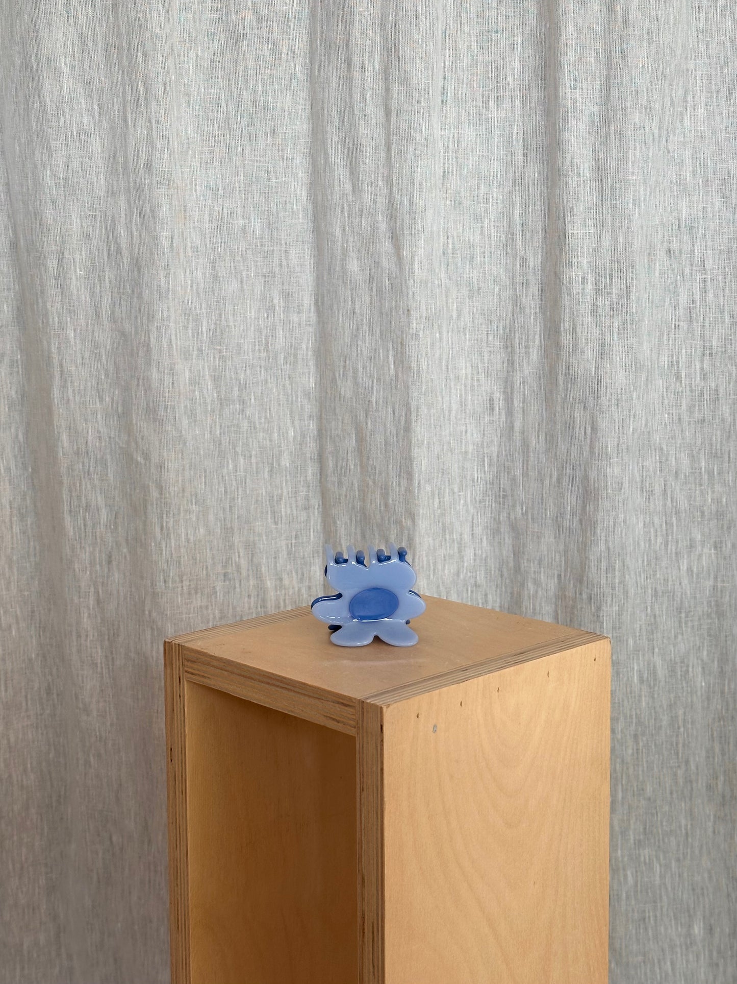 Flower Claw in Periwinkle + Blue