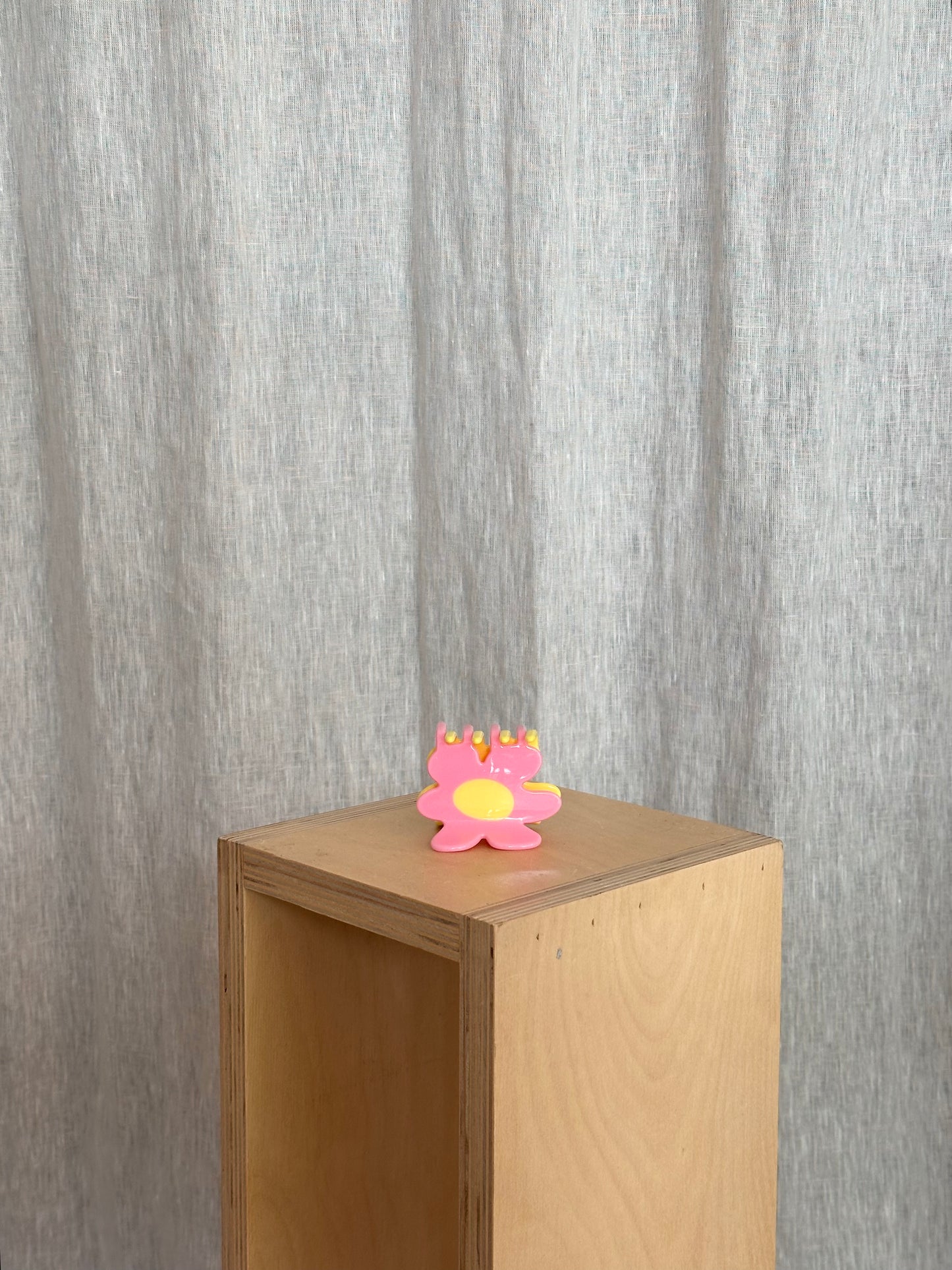 Flower Claw in Yellow + Pink