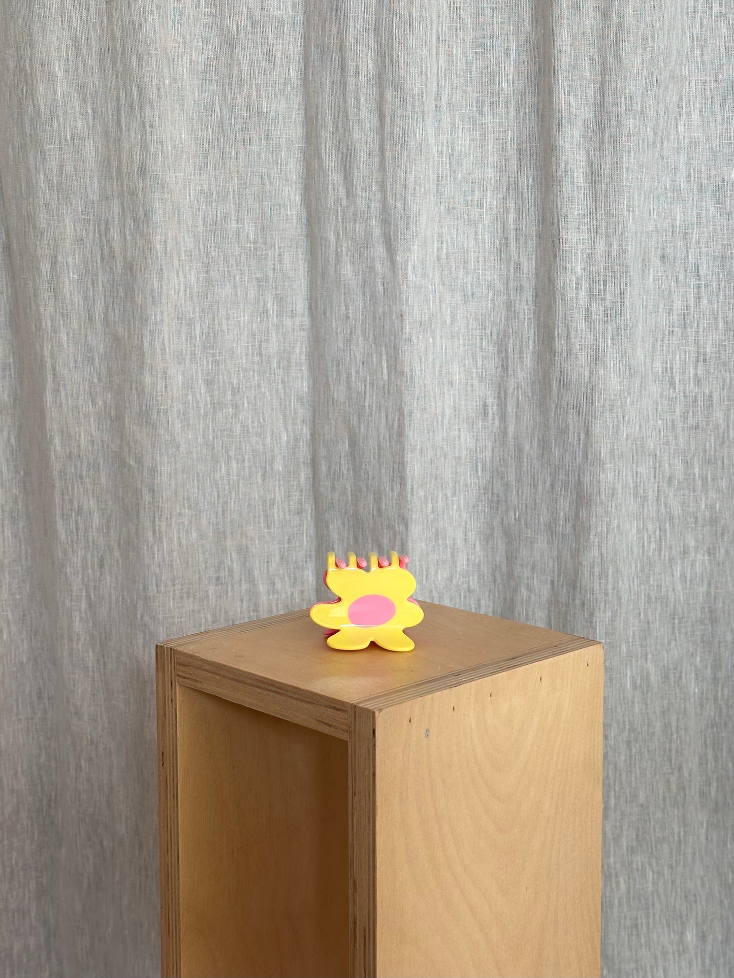 Flower Claw in Yellow + Pink