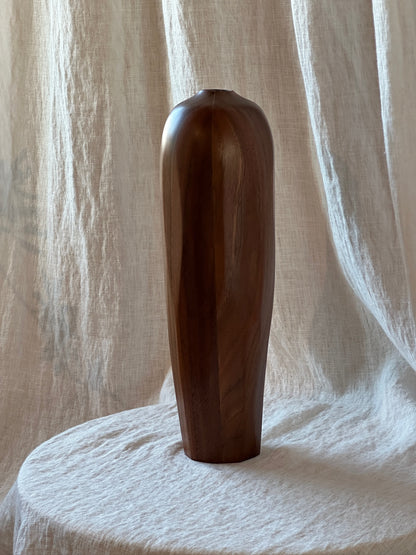 Renata Vase