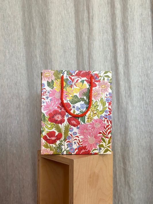 Our Love Only Grows | Gift bag - Medium