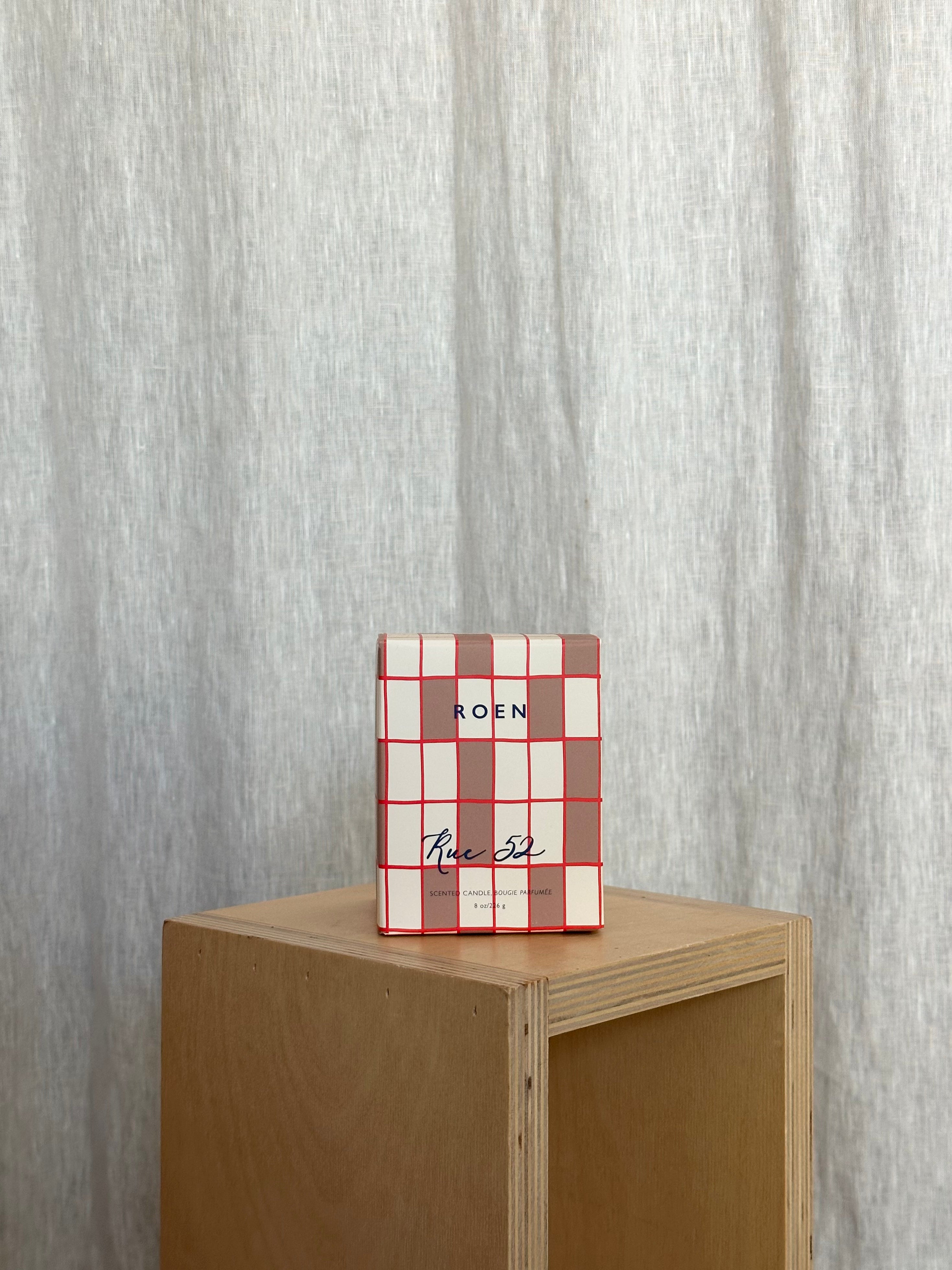 Rue 52 Candle