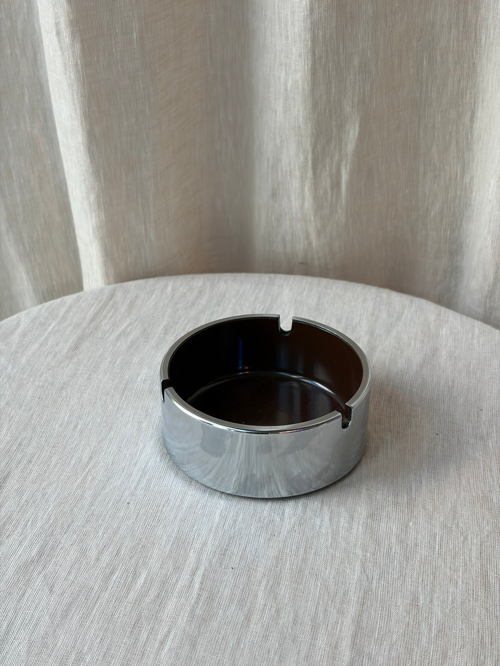 Maroon Maru Ash Tray