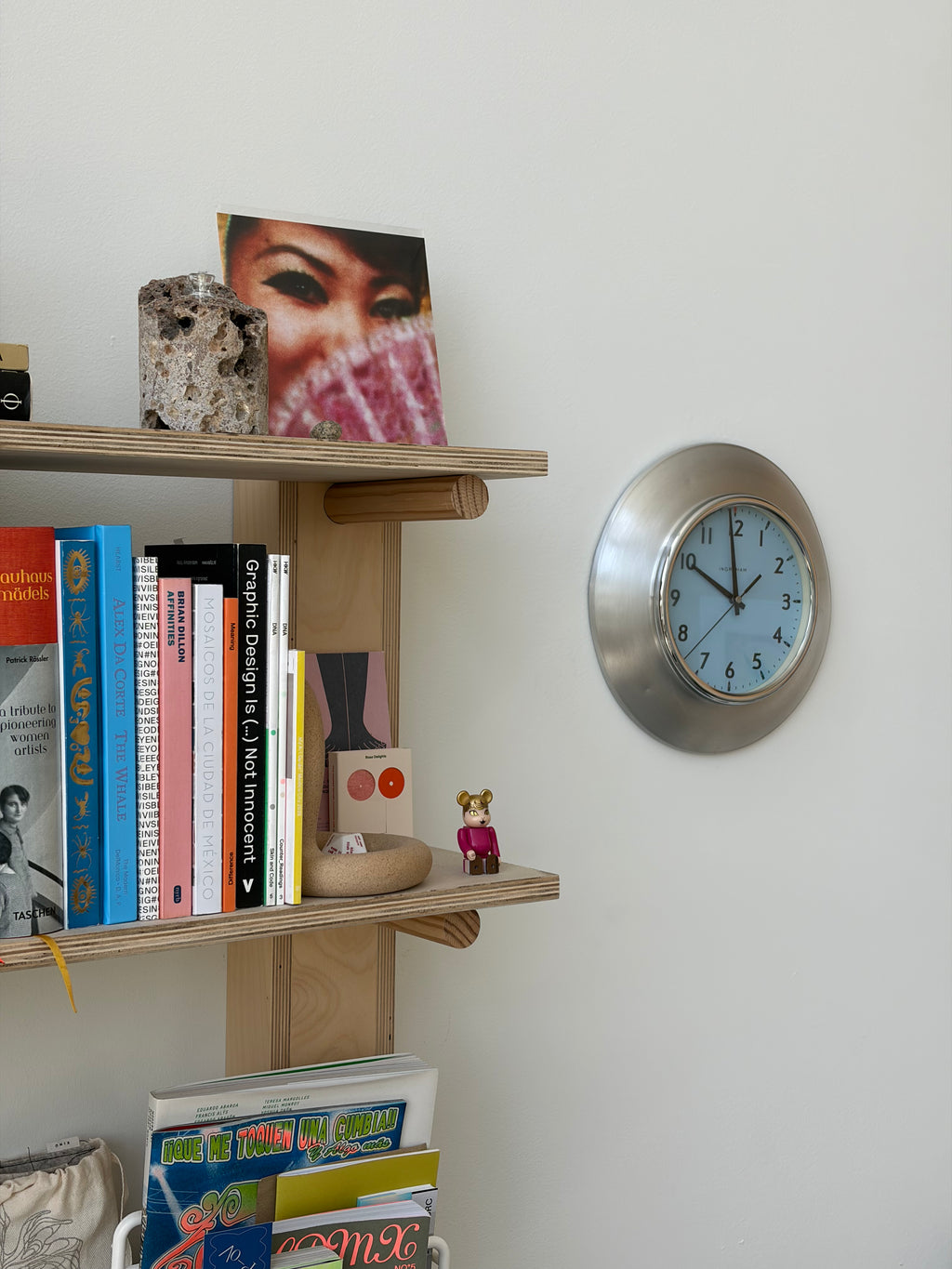 Inangraham Blue Clock