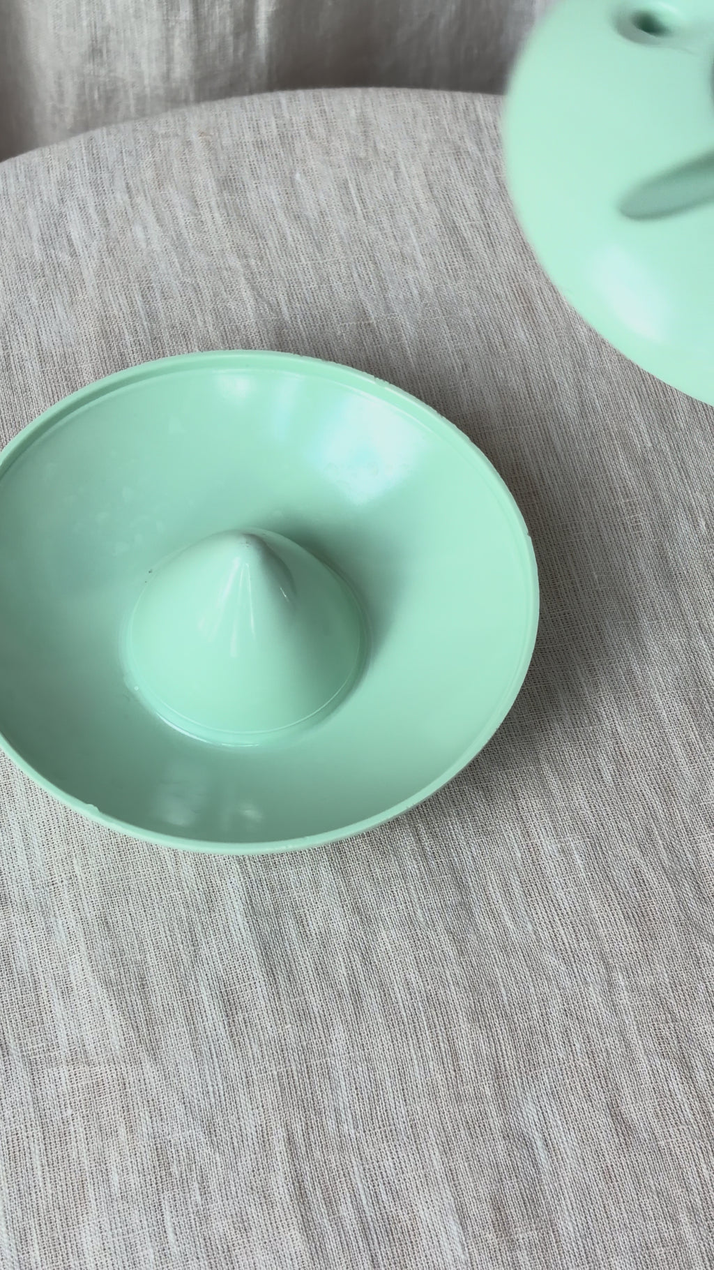 Mint Space Age Ash Tray